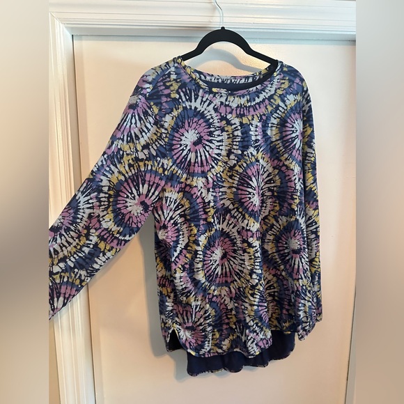 Lands end long sleeve tye dye top - Picture 2 of 4